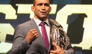 当前ufc重量级冠军